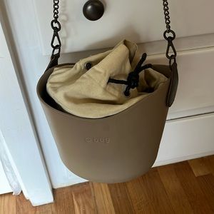 O bag Bucket Bag